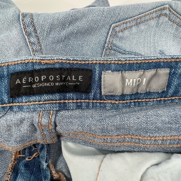 Aeropostale Midi Cuffed Hem Distressed Jean Shorts Size 4 Women’s - Picture 2 of 5